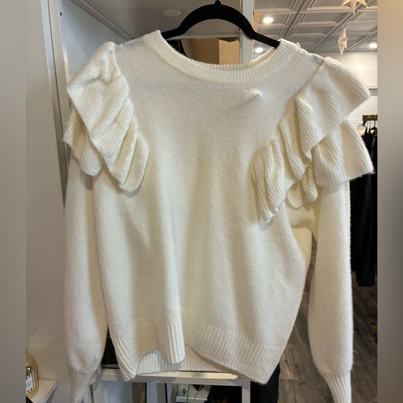 CeCe Sweaters - Cece white ruffle sleeve sweater size small
